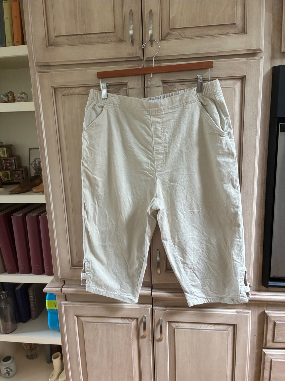 croft & barrow Cream Capri Pants sz L